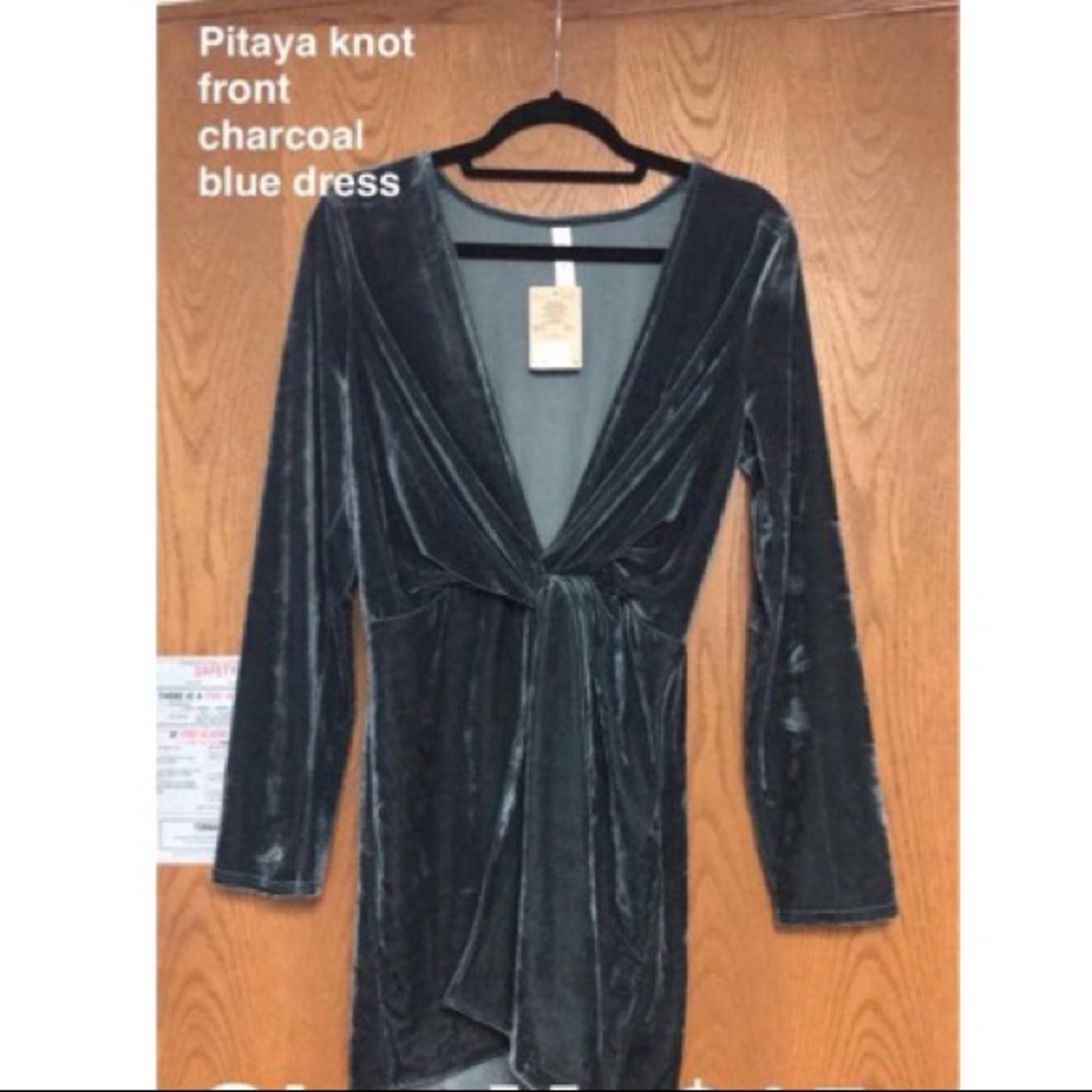 Pitaya front knot dress. NEVER WORN🖤